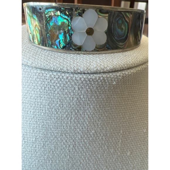 Jewelry - Vintage Abalone Flower Cuff Bracelet